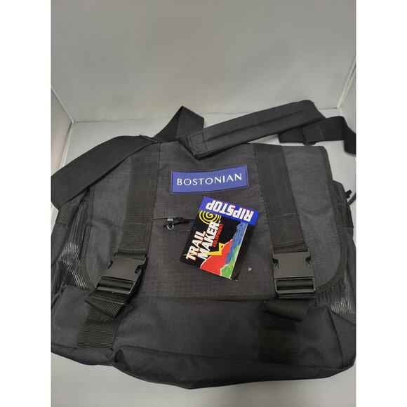 Bostonian Trailmaker Equipment Rip Stop Outdoor Laptop Messenger Bag NEW - Picture 1 of 7